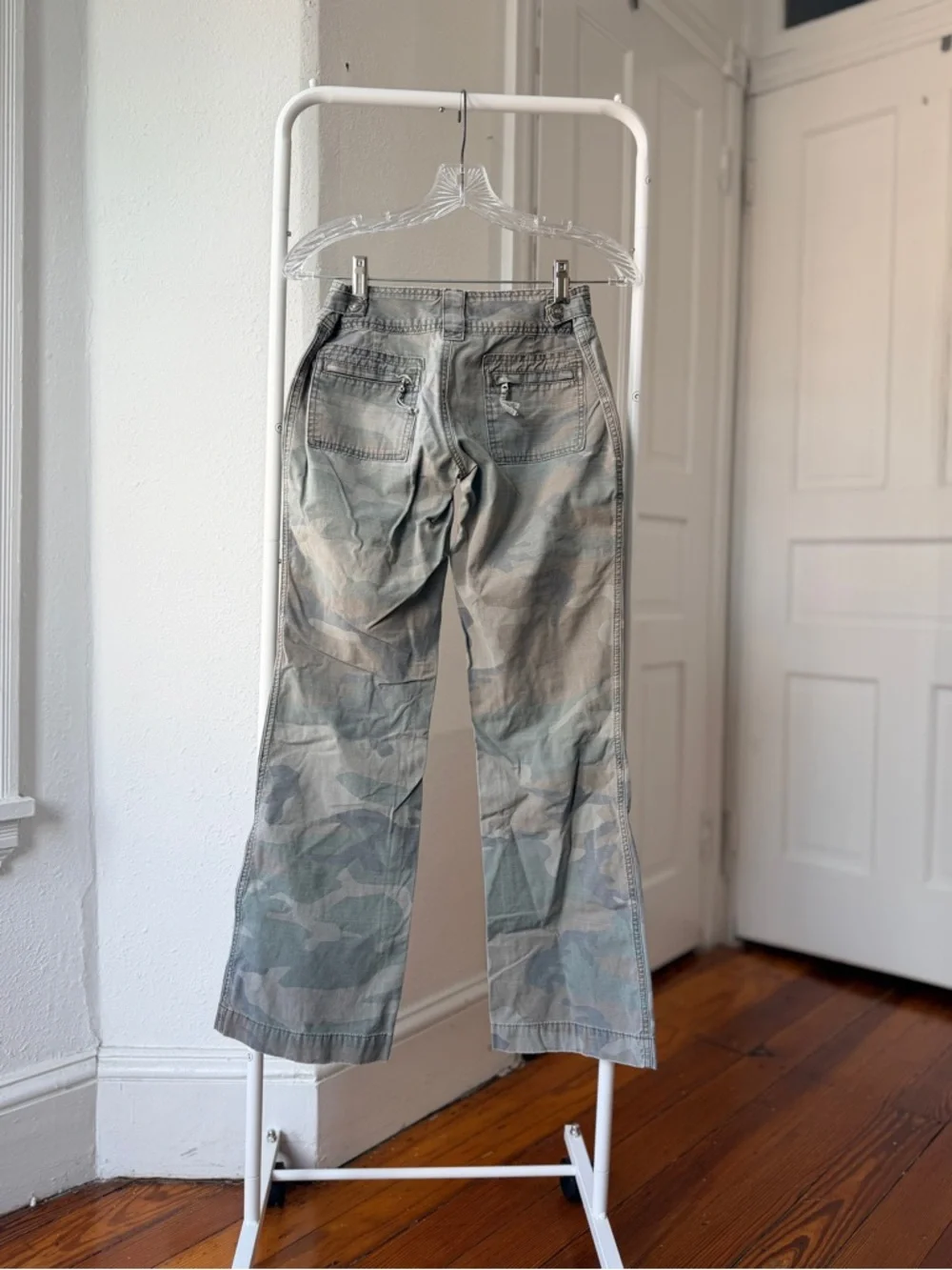 Vintage 00s Forever 21 6.5” lowrise cotton cargo pants adjustable button waist